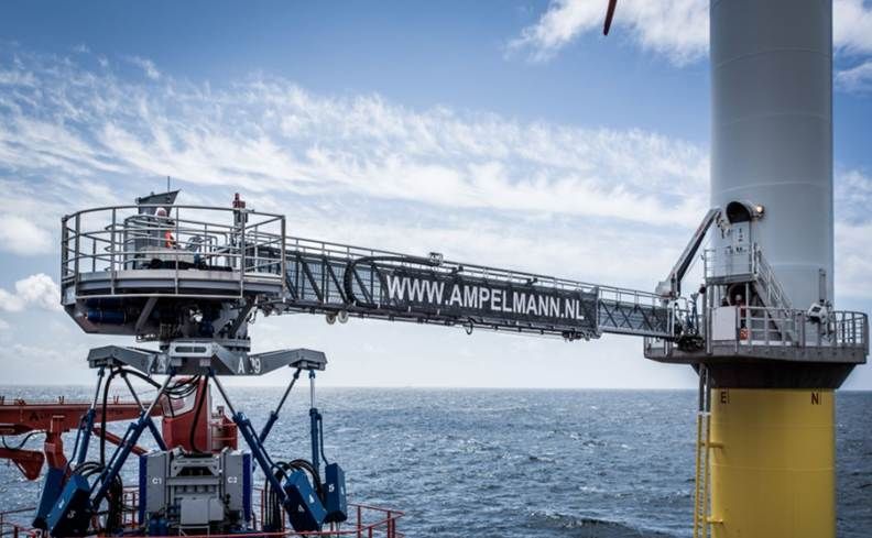 海上有艘船AI 生成的内容可能不正确。